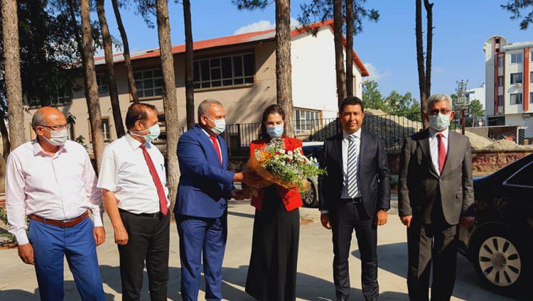 Çukurova Üniversitesi Rektörümüz Sayın Prof. Dr. Meryem TUNCEL mezun olduğu liseyi, Kadirli Atatürk Anadolu Lisesi'ni ziyaret etti.
